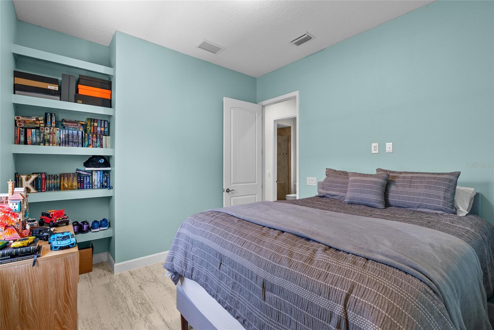 319 COMPASS POINT DR #201, BRADENTON, FL, 34209