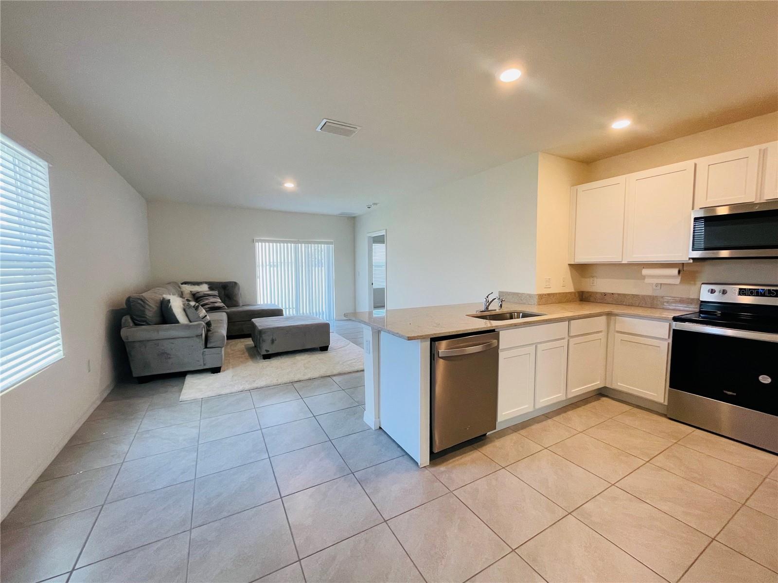 17043 OVAL RUM DR, WIMAUMA, FL, 33598