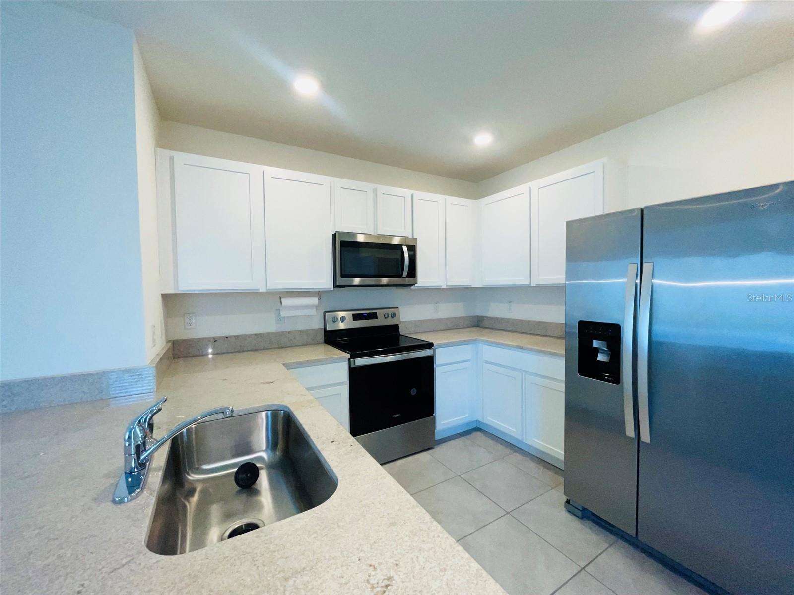 17043 OVAL RUM DR, WIMAUMA, FL, 33598