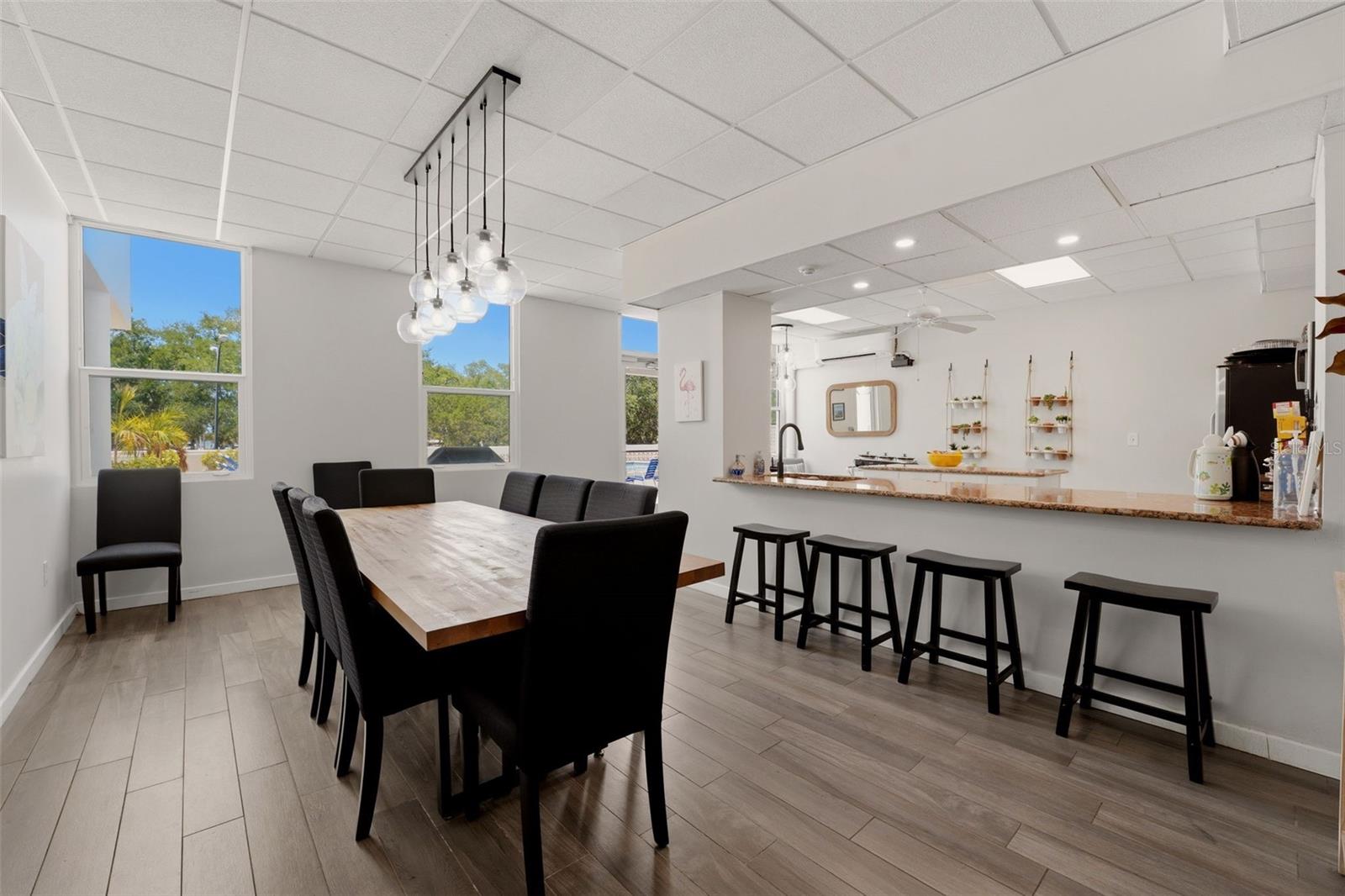 33 S GULFSTREAM AVE #704, SARASOTA, FL, 34236