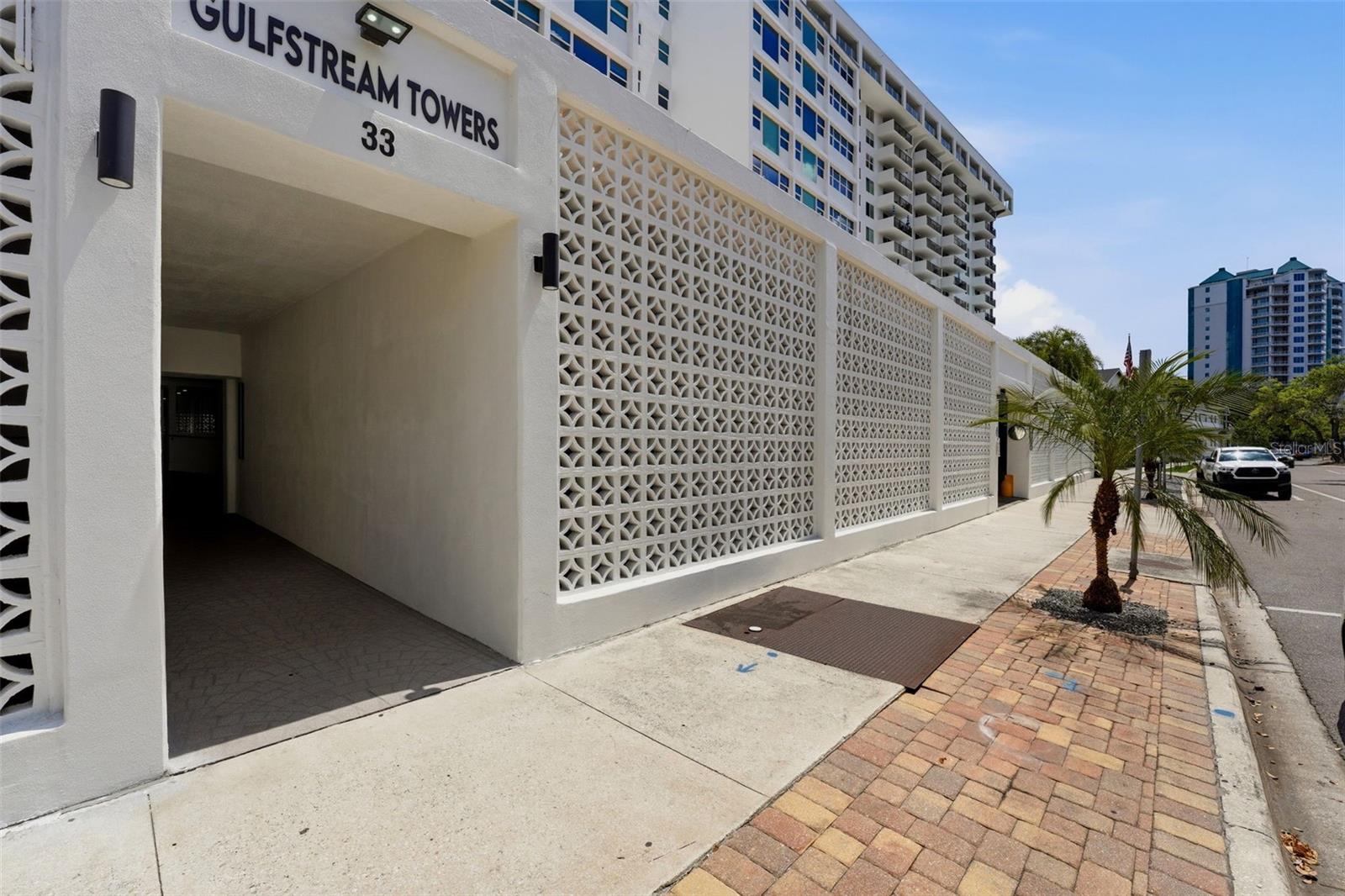 33 S GULFSTREAM AVE #704, SARASOTA, FL, 34236