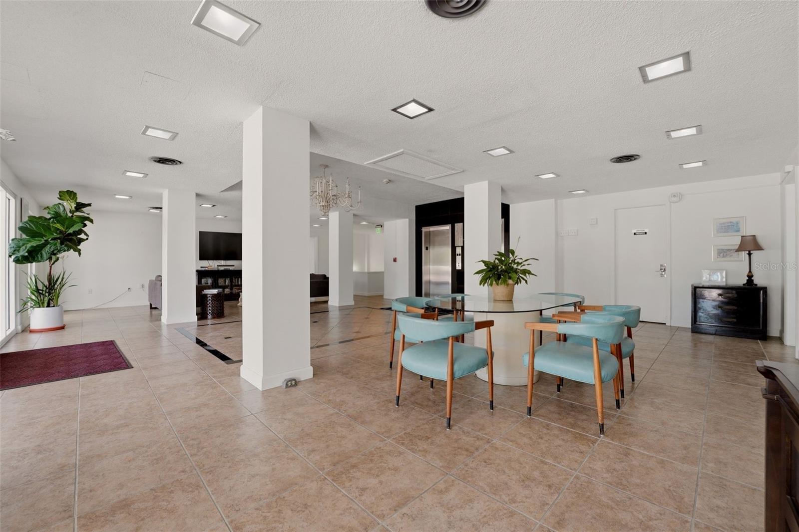 33 S GULFSTREAM AVE #704, SARASOTA, FL, 34236