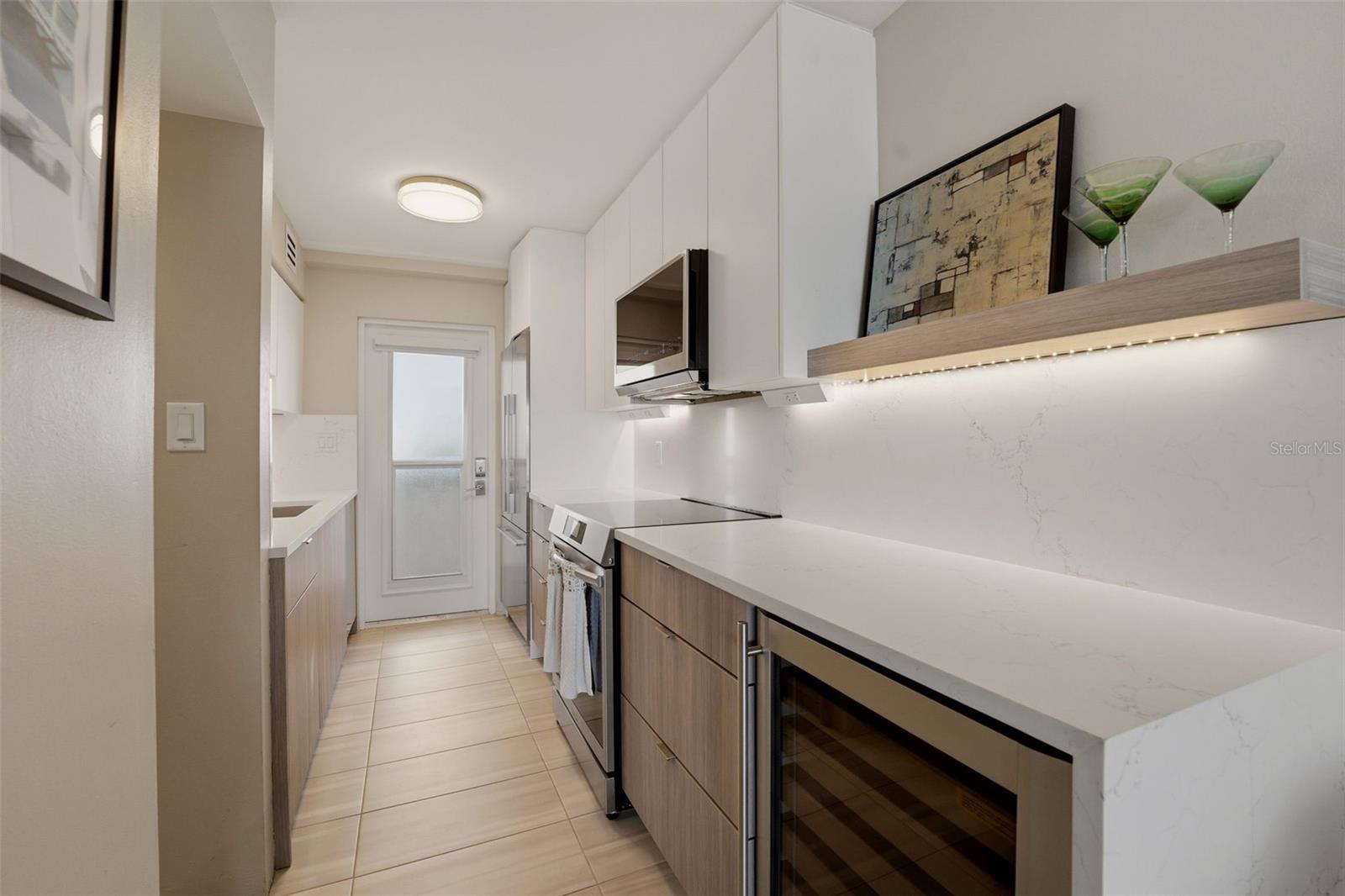 33 S GULFSTREAM AVE #704, SARASOTA, FL, 34236