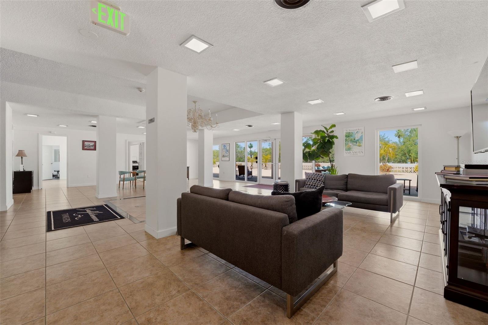 33 S GULFSTREAM AVE #704, SARASOTA, FL, 34236
