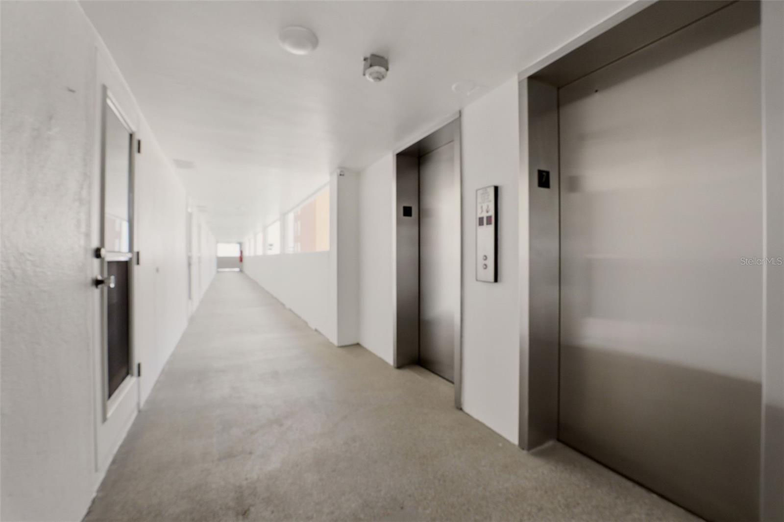 33 S GULFSTREAM AVE #704, SARASOTA, FL, 34236