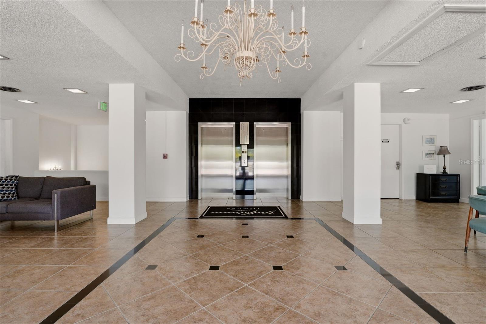 33 S GULFSTREAM AVE #704, SARASOTA, FL, 34236