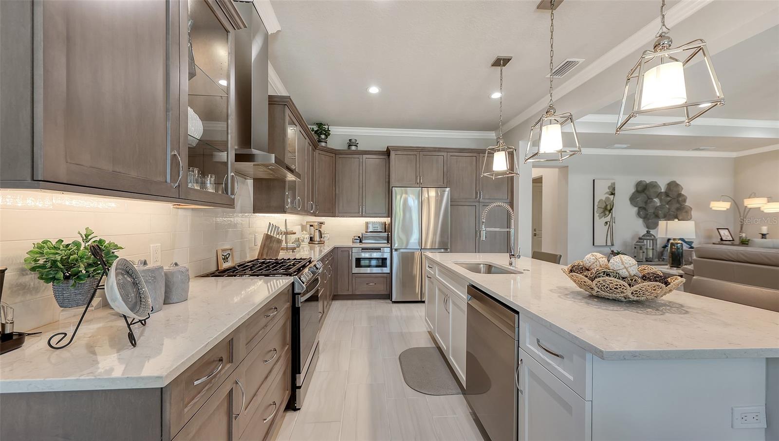 7724 SANDHILL LAKE DR, SARASOTA, FL, 34241