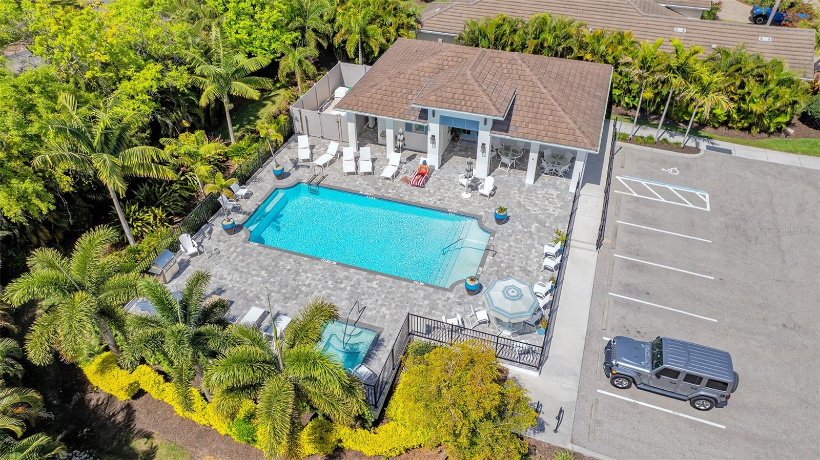 7724 SANDHILL LAKE DR, SARASOTA, FL, 34241