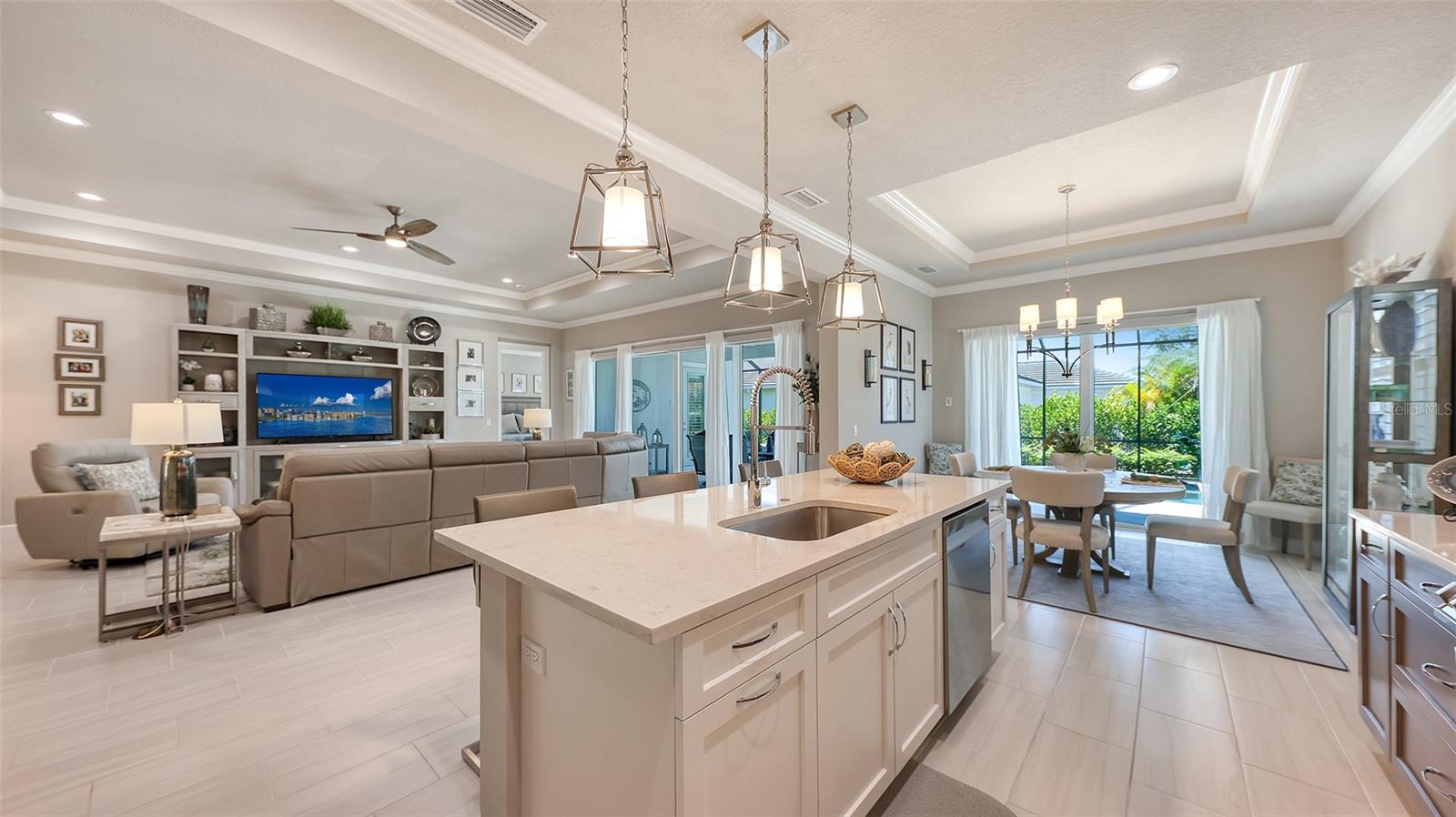 7724 SANDHILL LAKE DR, SARASOTA, FL, 34241