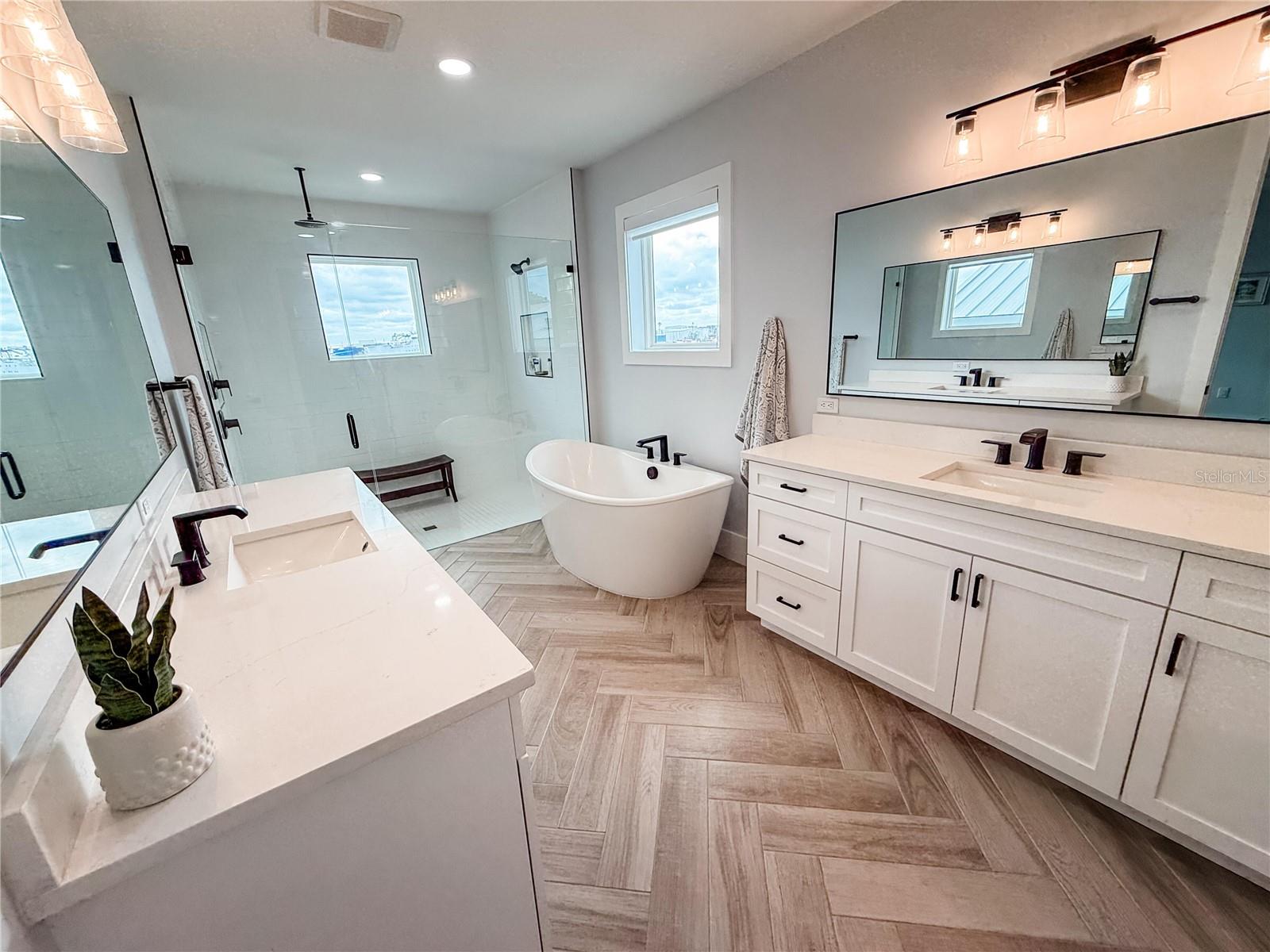 510 CHANNEL DR, TAMPA, FL, 33606