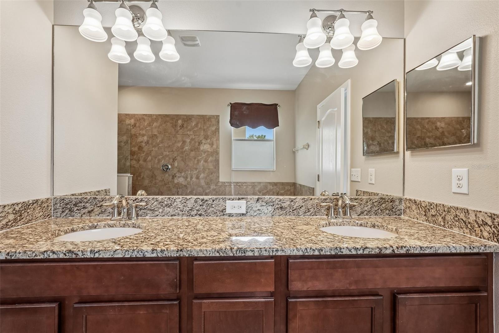 2426 CUMBERLAND CLIFF DR, RUSKIN, FL, 33570