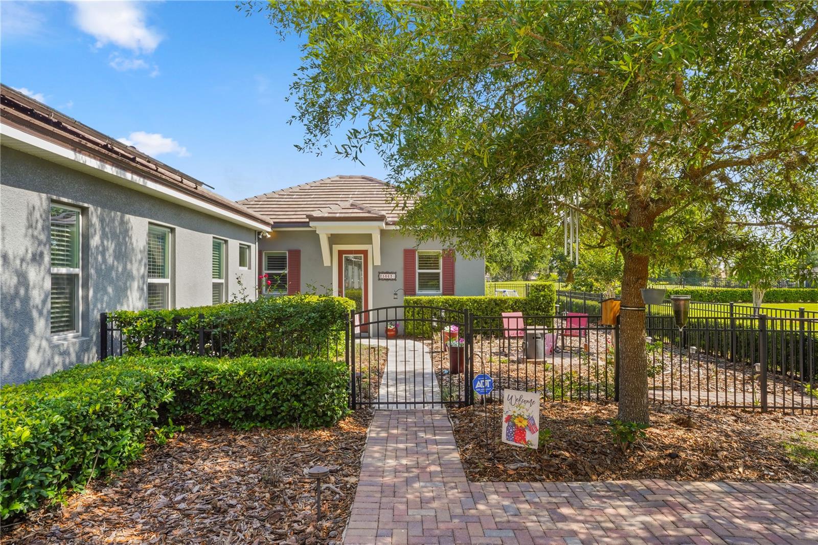 25863 CROSSINGS BLUFF LN, SORRENTO, FL, 32776