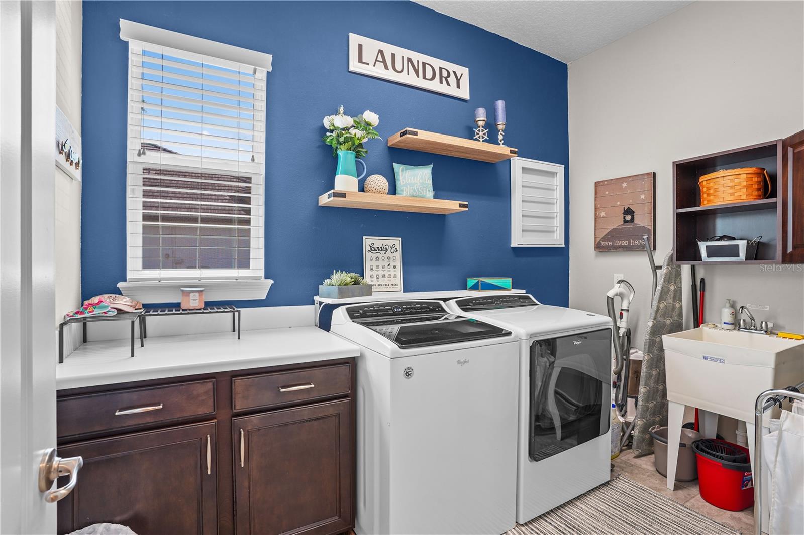 25863 CROSSINGS BLUFF LN, SORRENTO, FL, 32776