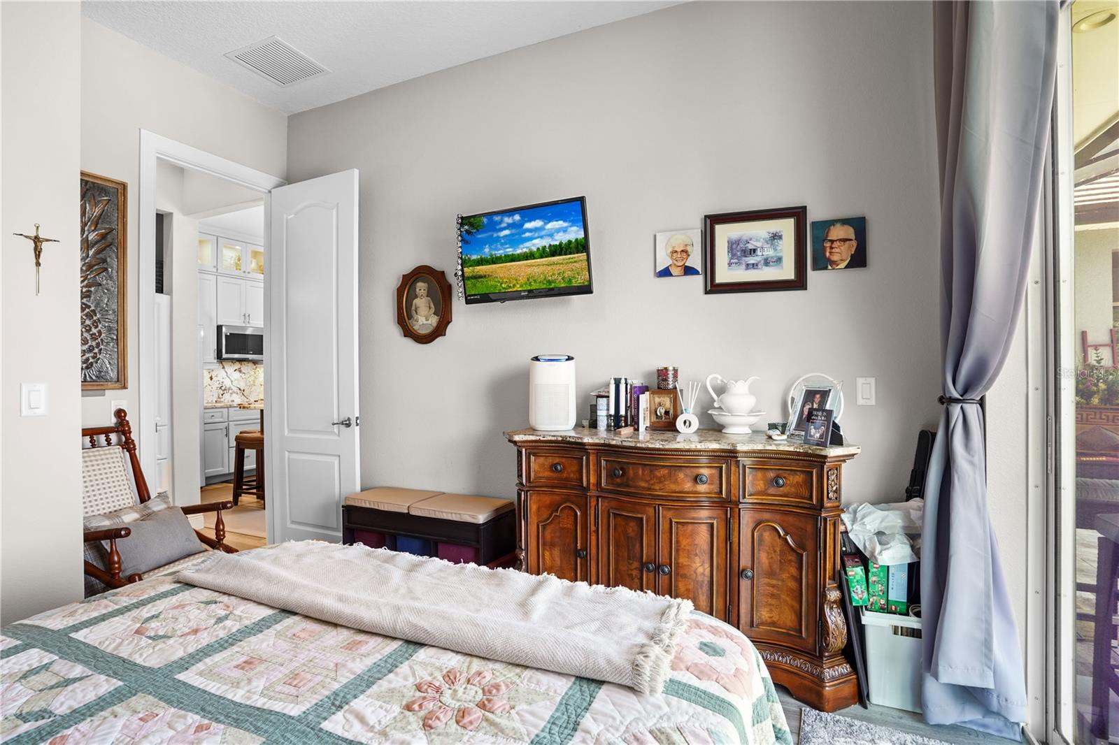 25863 CROSSINGS BLUFF LN, SORRENTO, FL, 32776