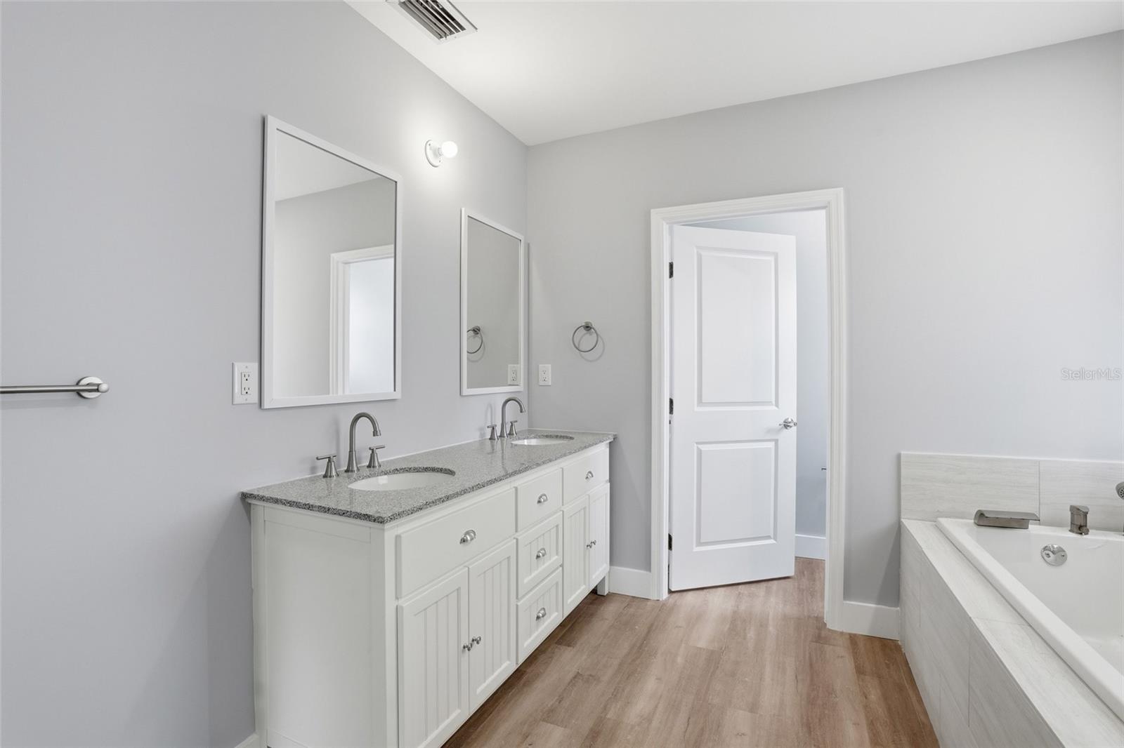 2720 NW 20TH TER, CAPE CORAL, FL, 33993