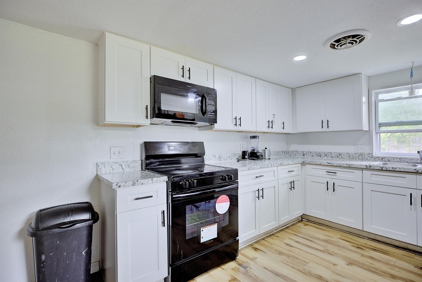 109 S ANOKA AVE, AVON PARK, FL, 33825