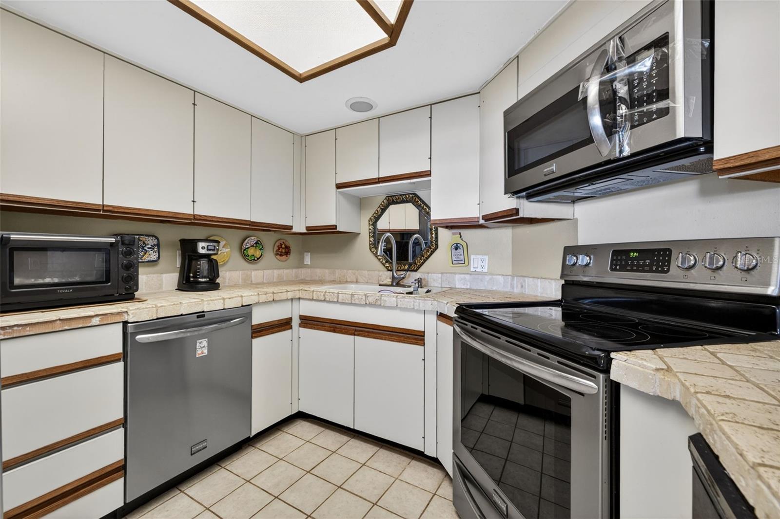 14820 14820 RUE DE BAYONNE #APT 402, CLEARWATER, FL, 33762