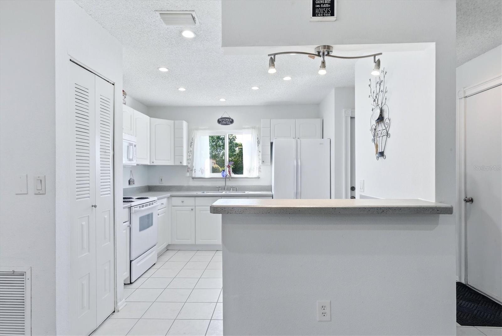 4044 S SALFORD BLVD, NORTH PORT, FL, 34287