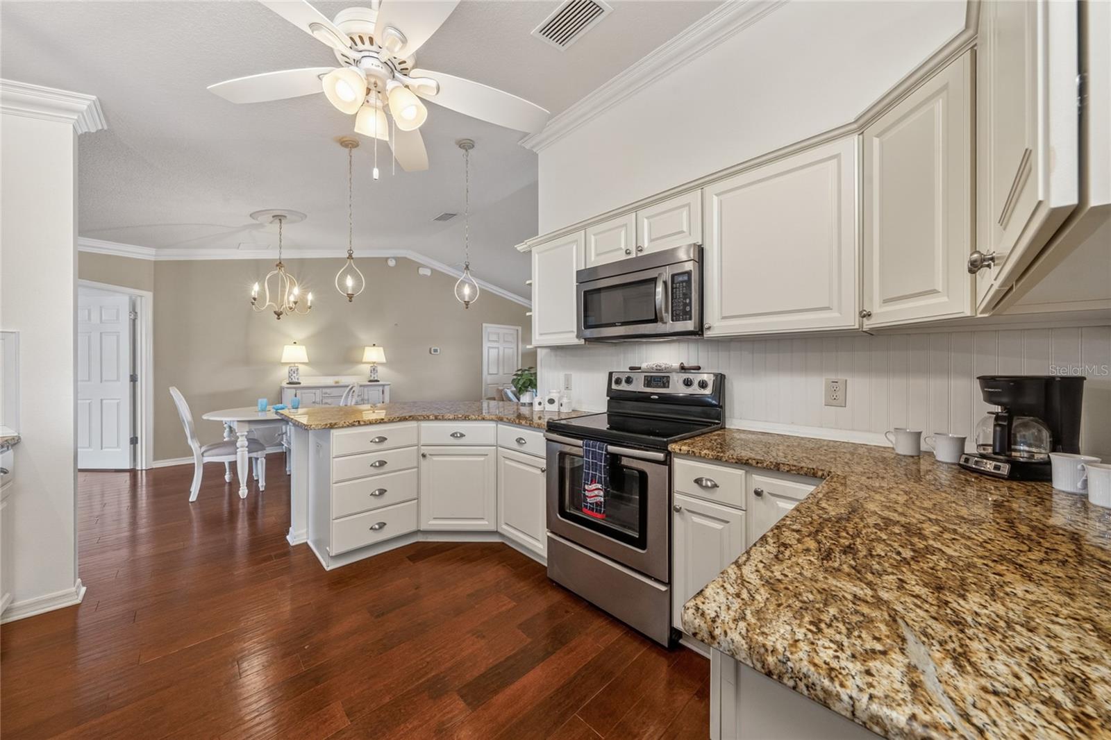 854 FENWICK LOOP, THE VILLAGES, FL, 32163