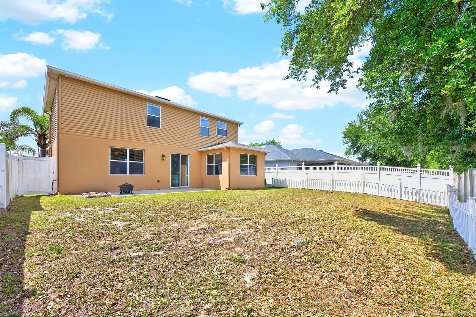 1681 STRATHMORE CIR, MOUNT DORA, FL, 32757