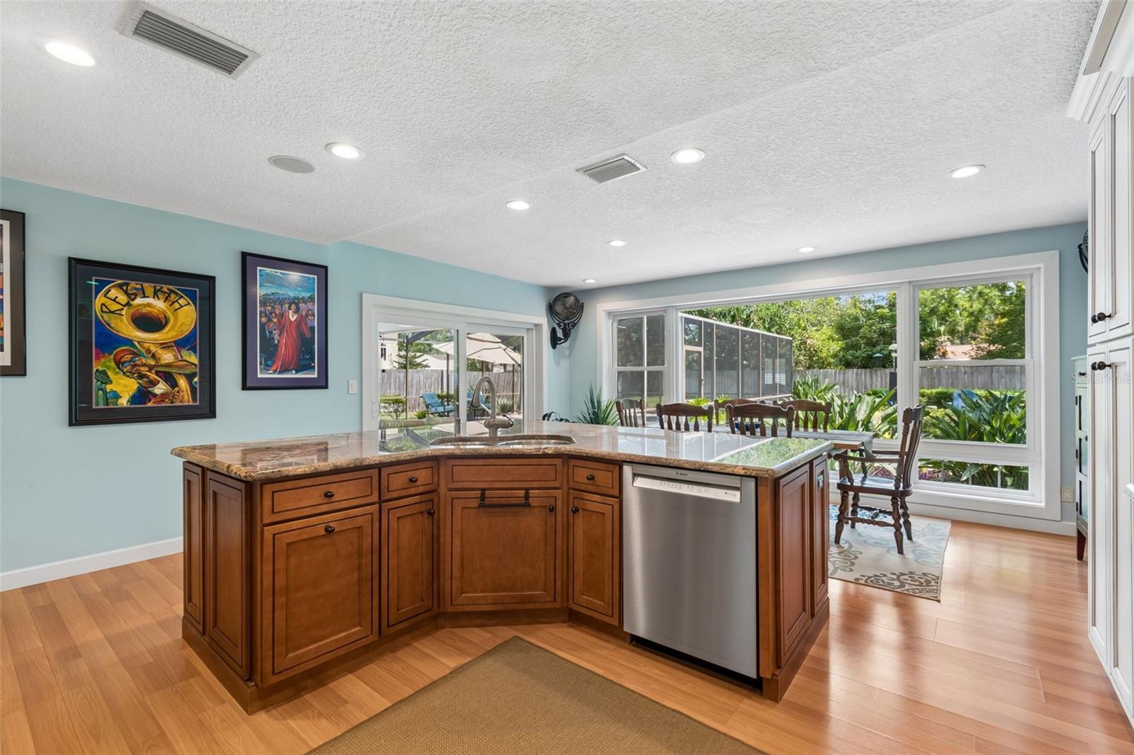 3104 TARABROOK DR, TAMPA, FL, 33618