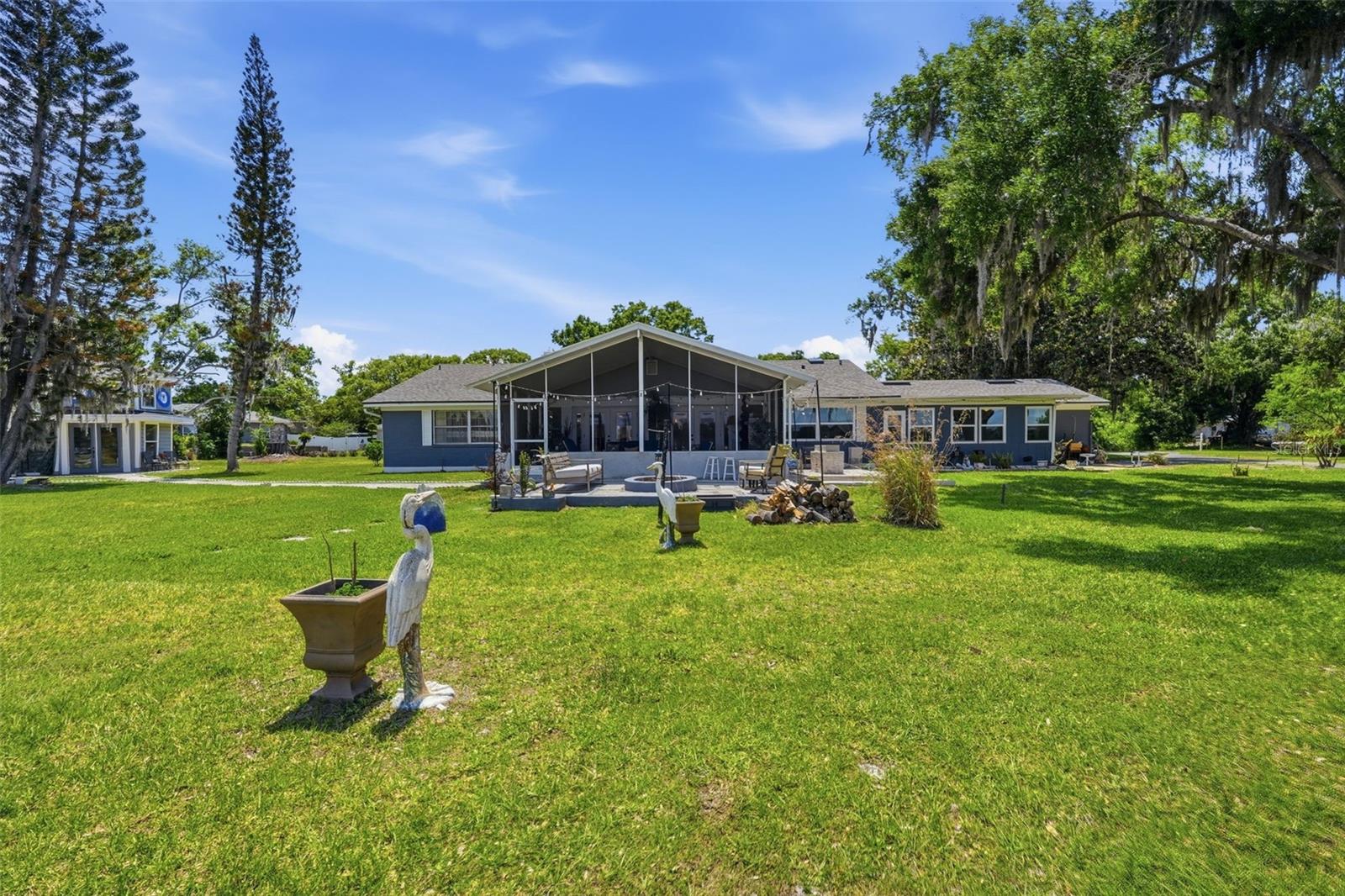 3678 E LAKE DR, LAND O LAKES, FL, 34639
