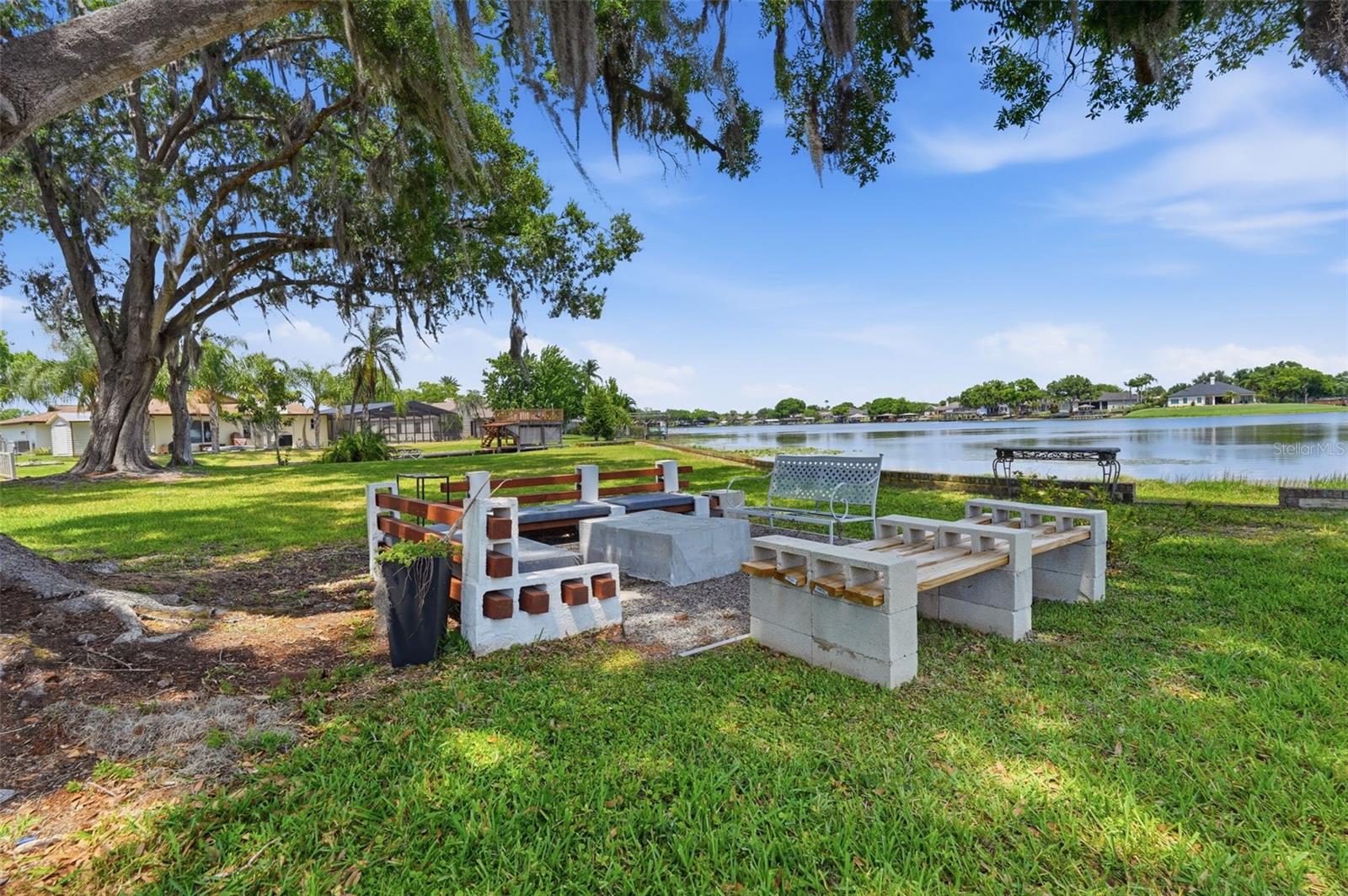3678 E LAKE DR, LAND O LAKES, FL, 34639