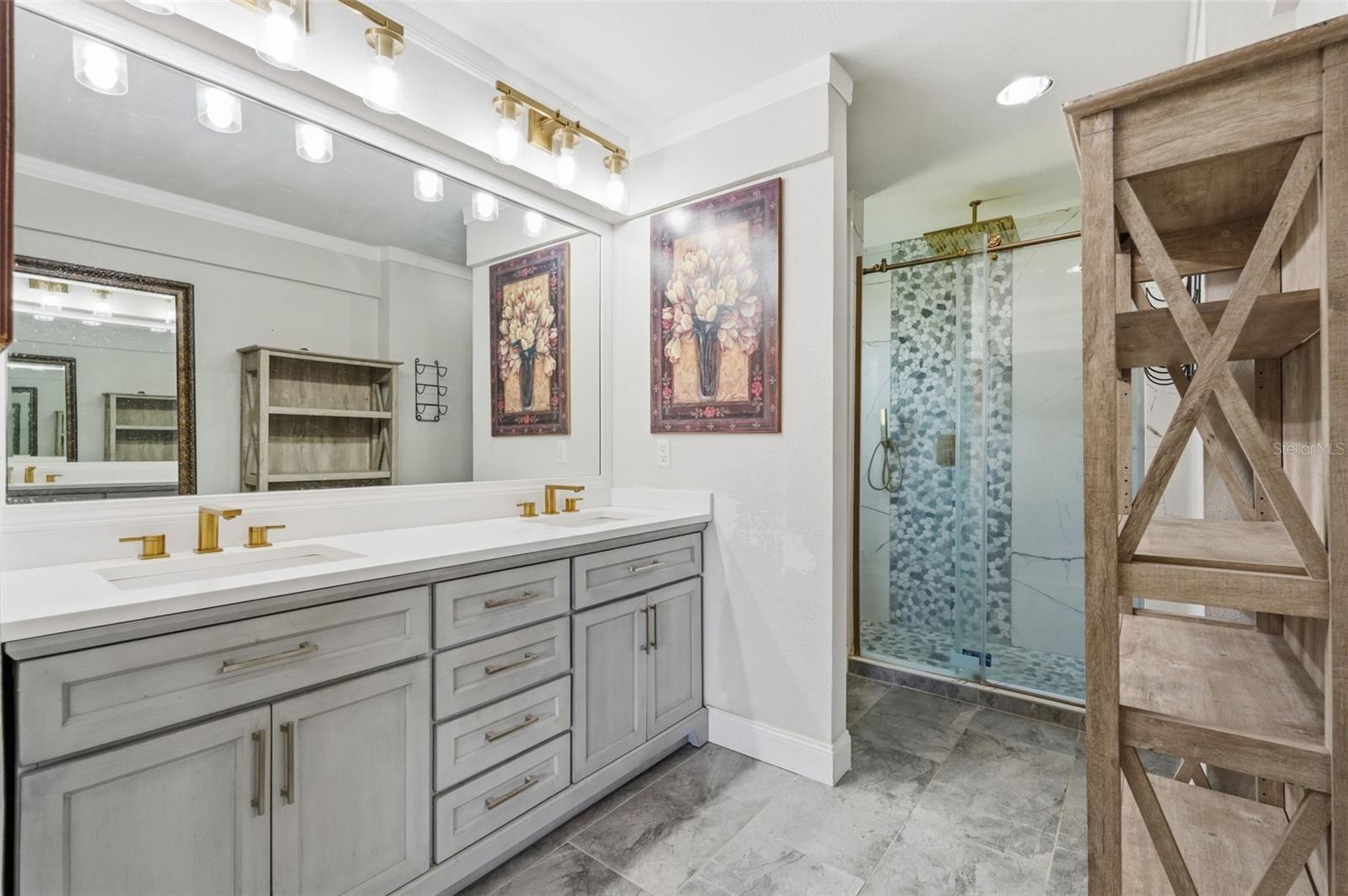 3678 E LAKE DR, LAND O LAKES, FL, 34639