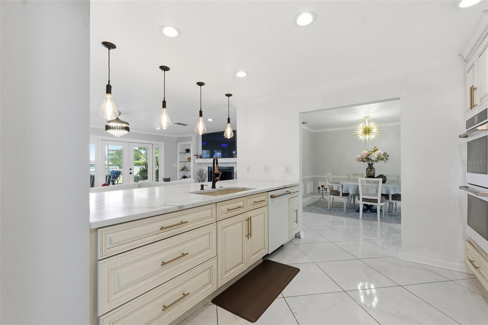 3678 E LAKE DR, LAND O LAKES, FL, 34639