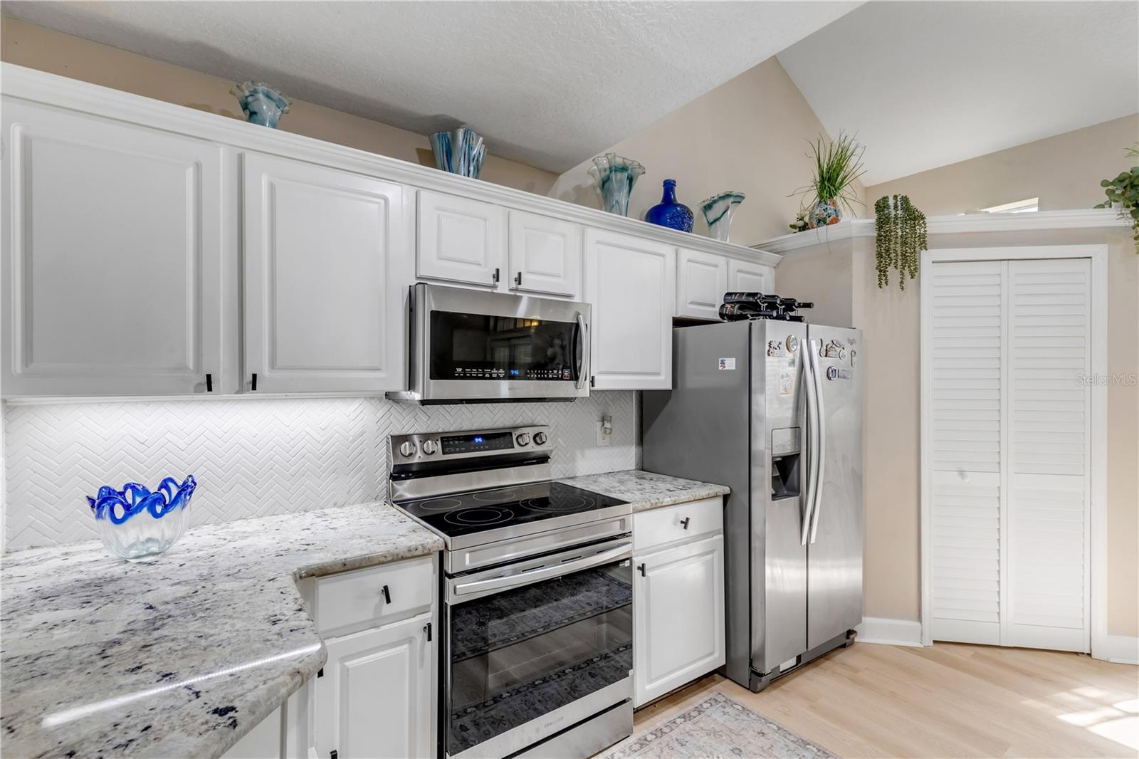 1570 FARRINDON CIR, LAKE MARY, FL, 32746