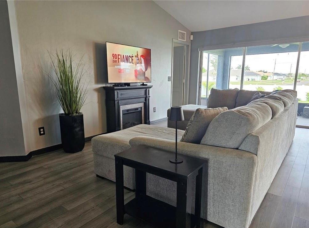 625 EL DORADO BLVD N, CAPE CORAL, FL, 33993