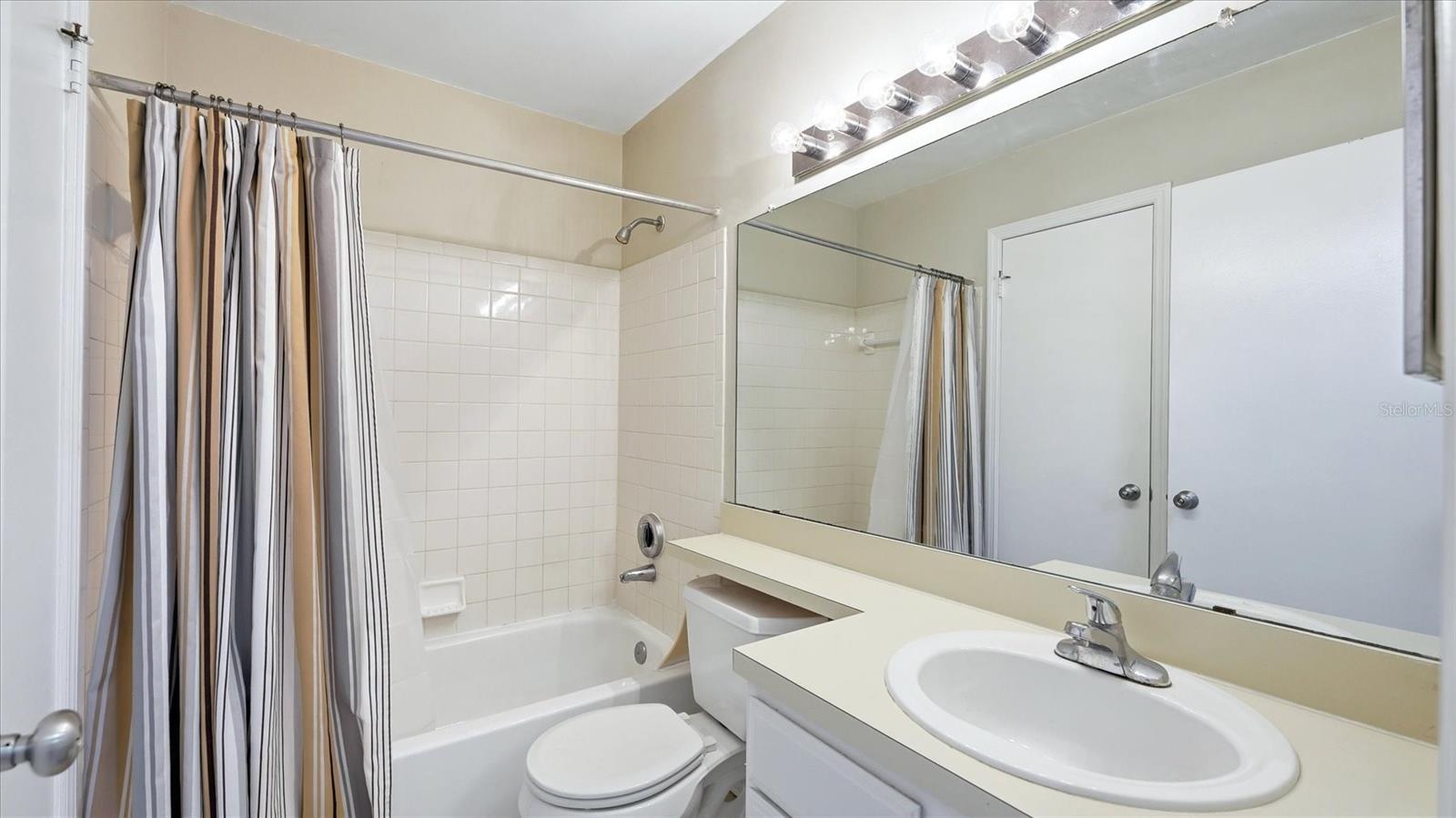 4033 CROCKERS LAKE BLVD #28, SARASOTA, FL, 34238