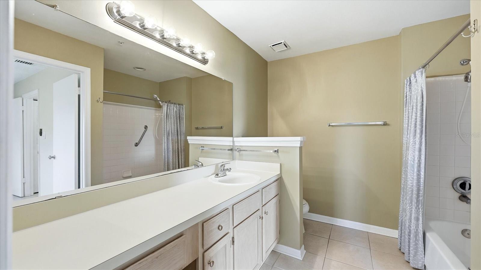 4033 CROCKERS LAKE BLVD #28, SARASOTA, FL, 34238