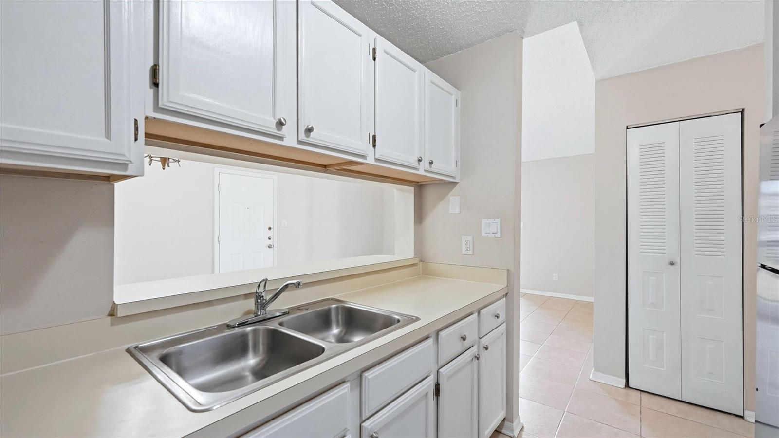 4033 CROCKERS LAKE BLVD #28, SARASOTA, FL, 34238