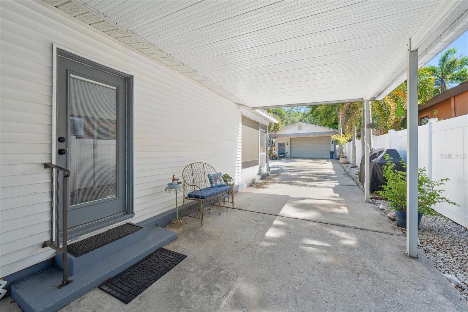 3290 70TH AVE N, ST PETERSBURG, FL, 33702