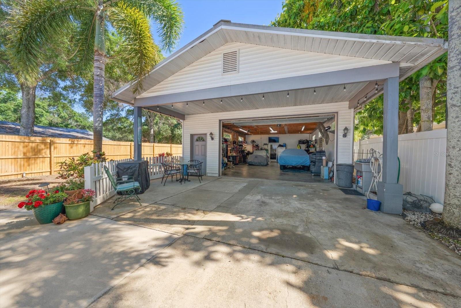 3290 70TH AVE N, ST PETERSBURG, FL, 33702