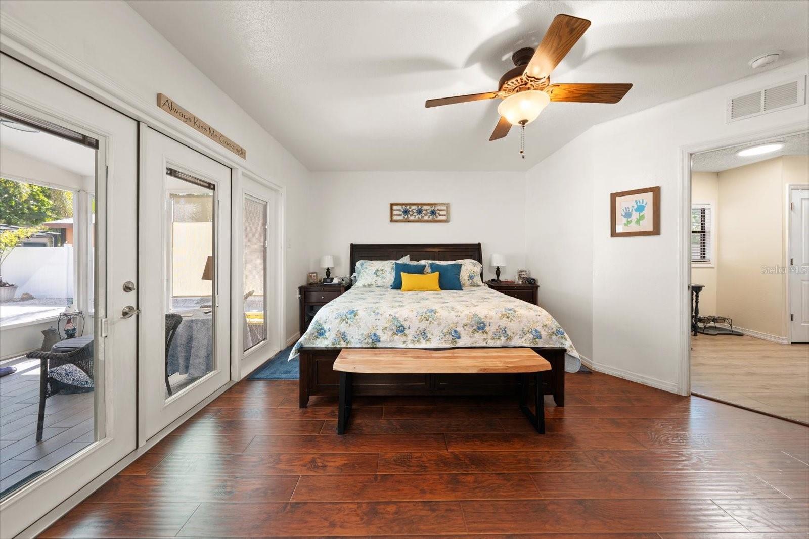 3290 70TH AVE N, ST PETERSBURG, FL, 33702