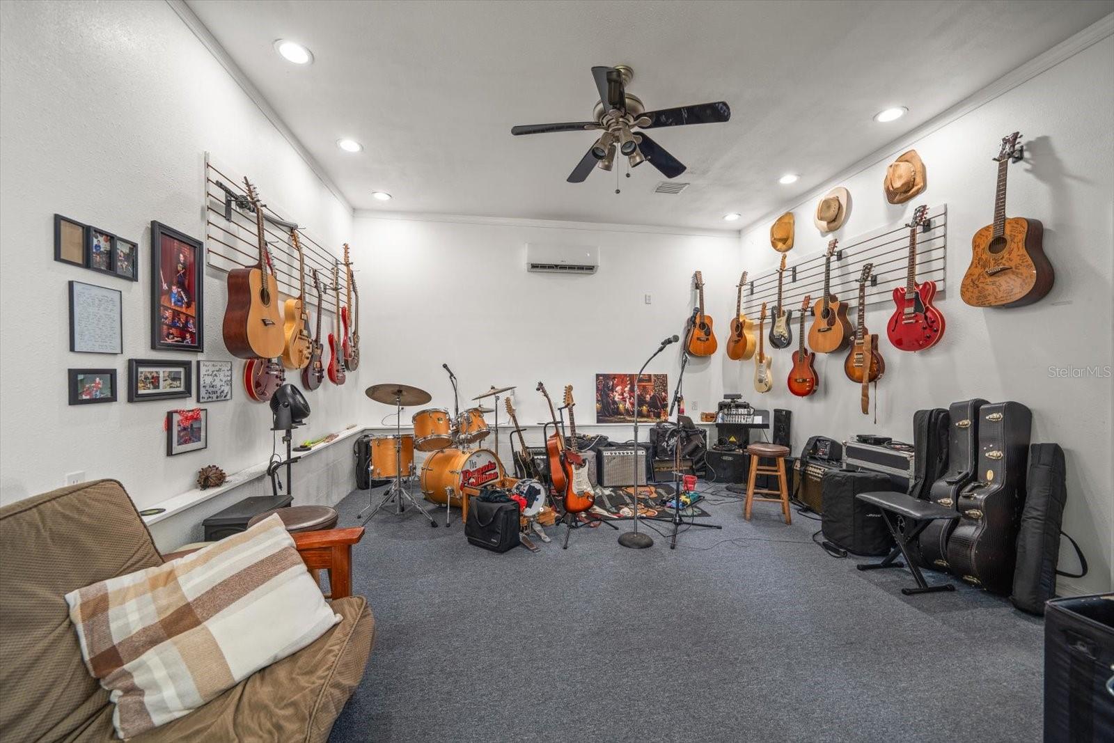 3290 70TH AVE N, ST PETERSBURG, FL, 33702