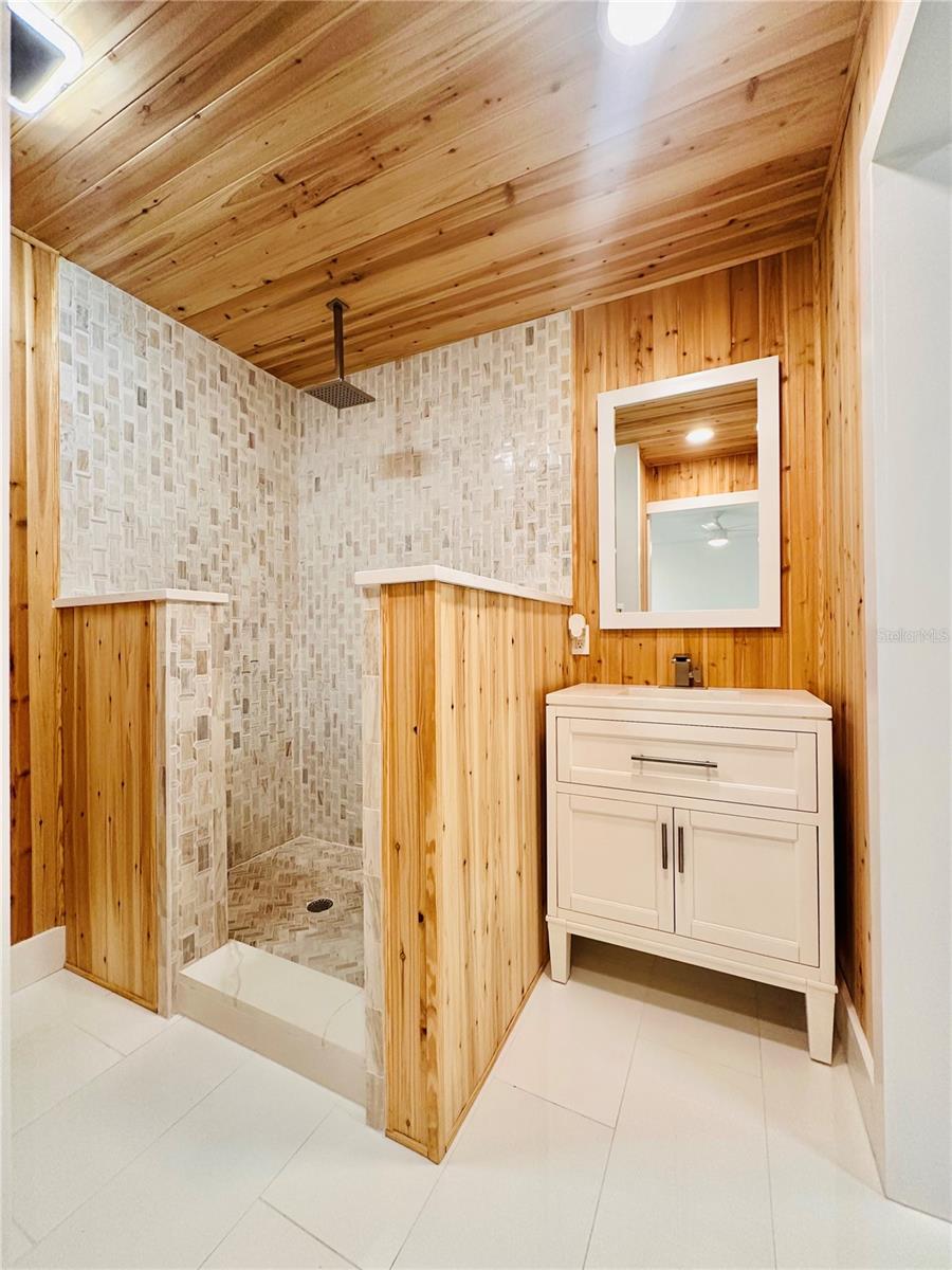 1 CUNNINGHAM DR, NEW SMYRNA BEACH, FL, 32168