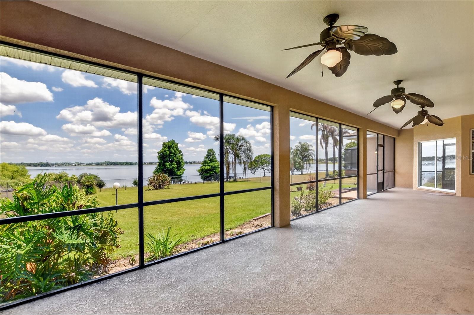 761 COUNTRY WALK CV, EAGLE LAKE, FL, 33839