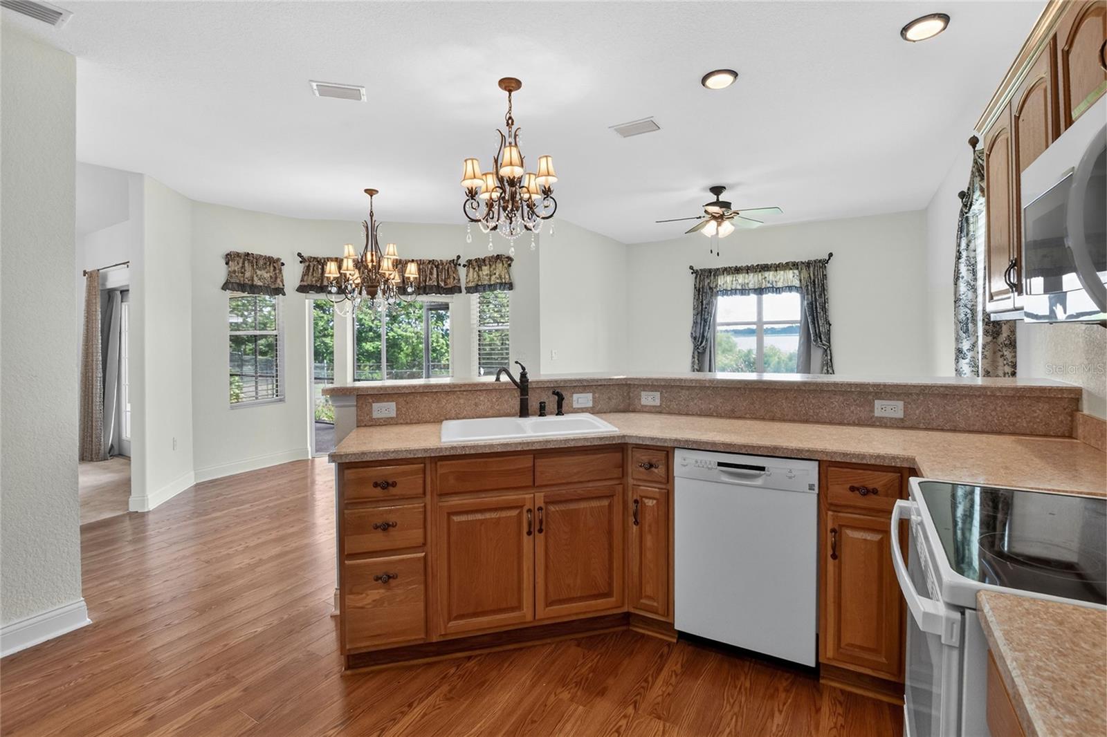 761 COUNTRY WALK CV, EAGLE LAKE, FL, 33839