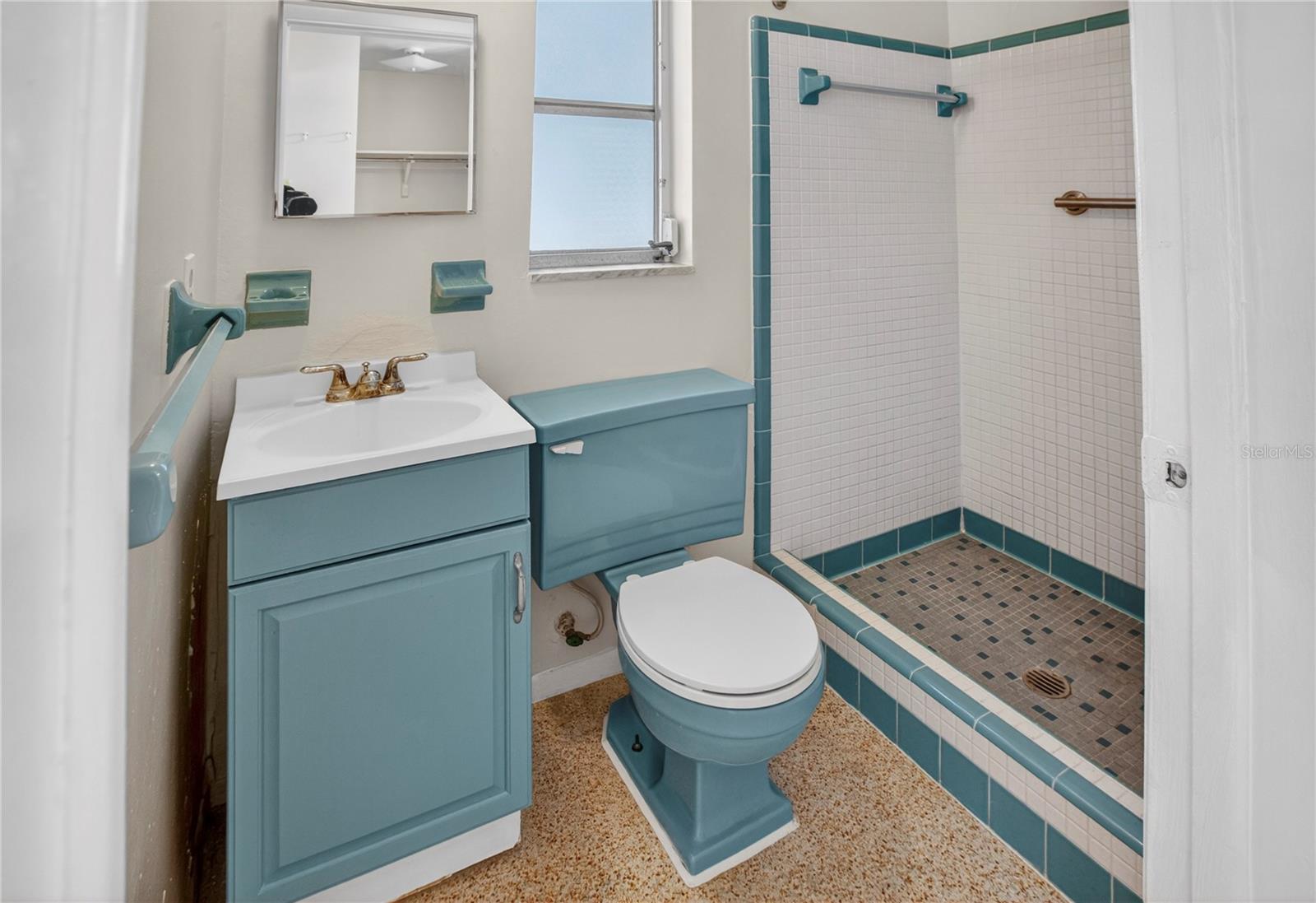 13746 MARTINIQUE DR, SEMINOLE, FL, 33776