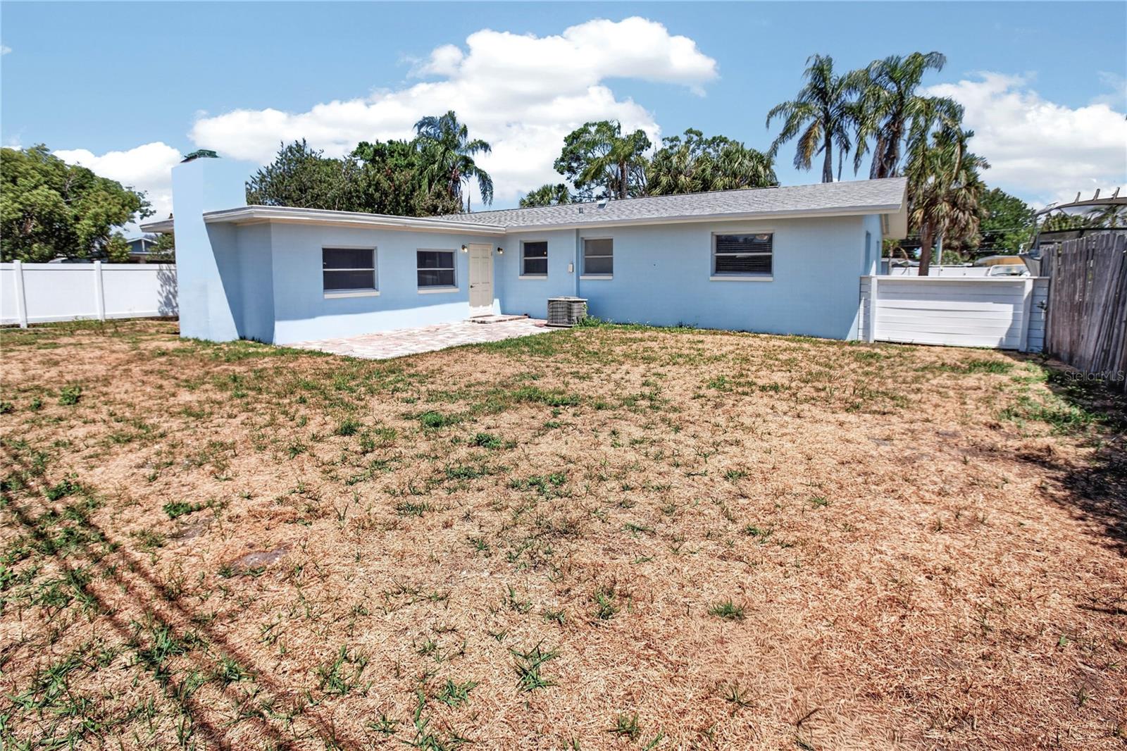 13746 MARTINIQUE DR, SEMINOLE, FL, 33776