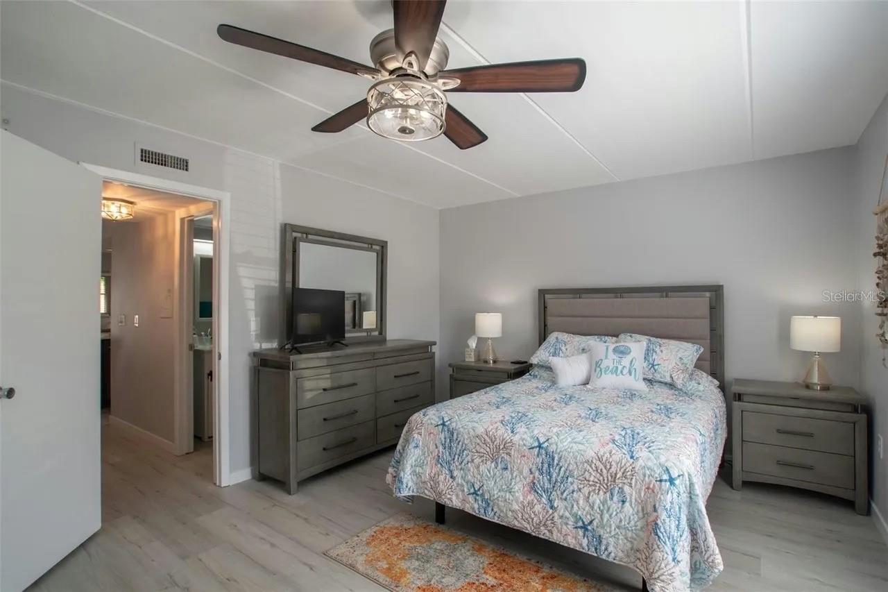 12760 INDIAN ROCKS RD #1017, LARGO, FL, 33774