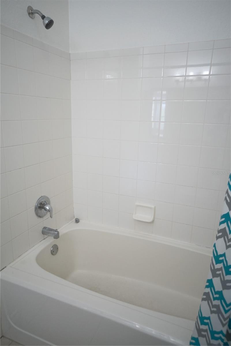 4304 BAYSIDE VILLAGE DR #204, TAMPA, FL, 33615