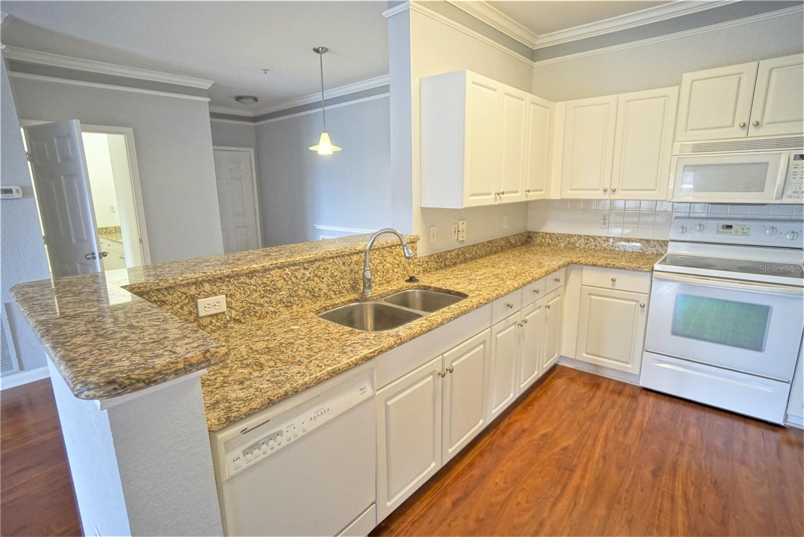 4304 BAYSIDE VILLAGE DR #204, TAMPA, FL, 33615