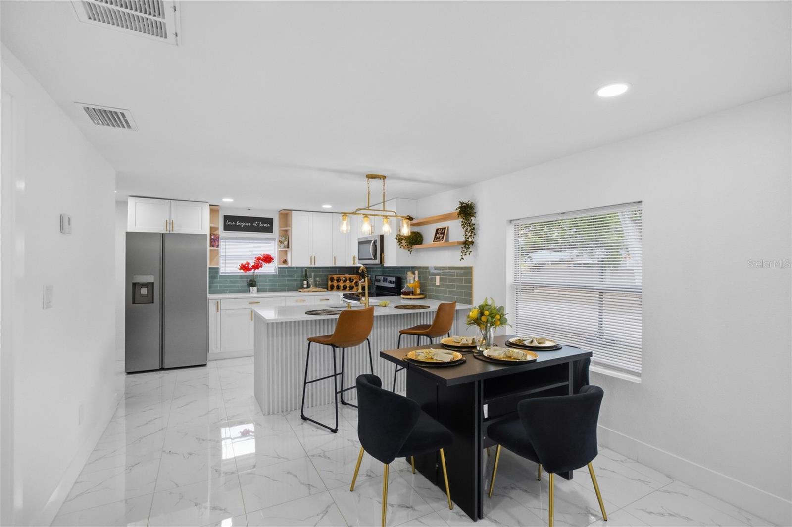9408 N ORLEANS AVE, TAMPA, FL, 33612