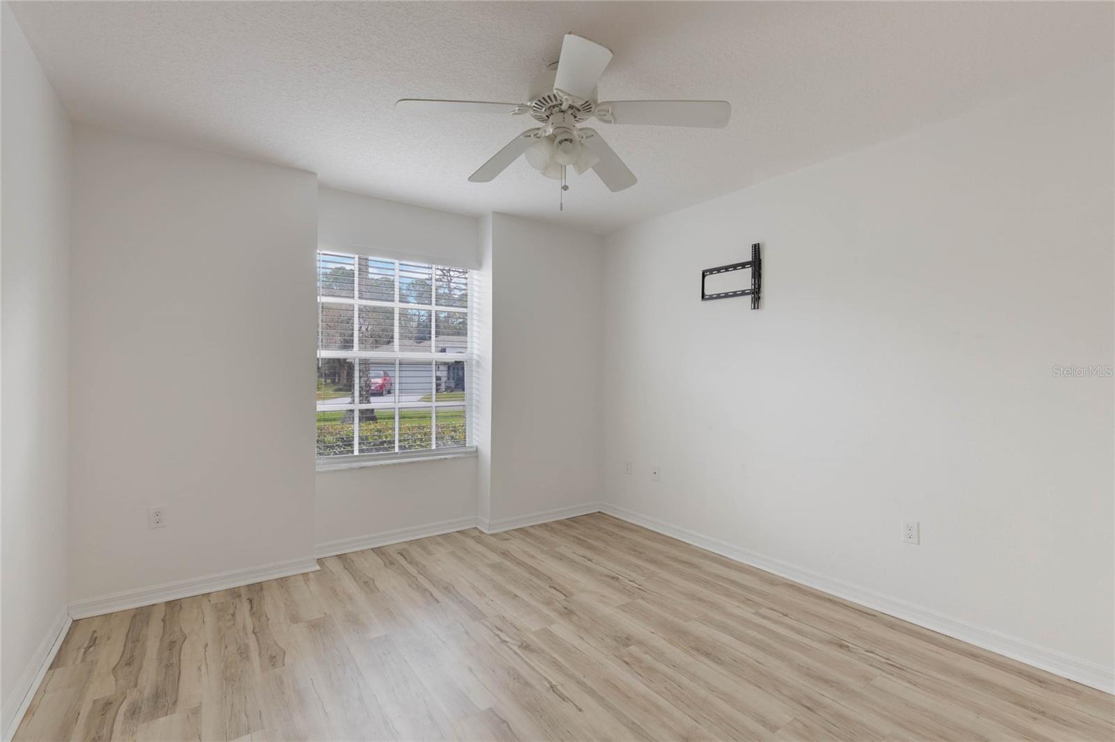 615 JUNIPER WAY, TAVARES, FL, 32778