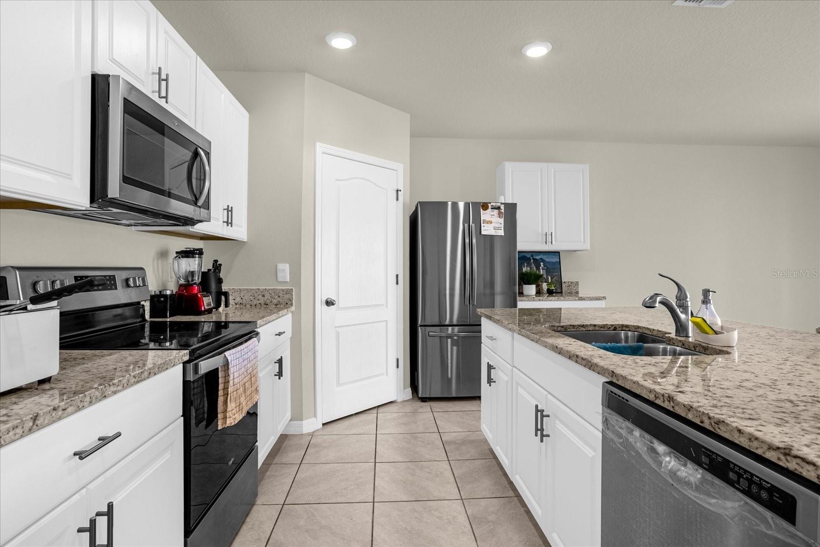 1842 EGRET MEADOWS AVE, KISSIMMEE, FL, 34744