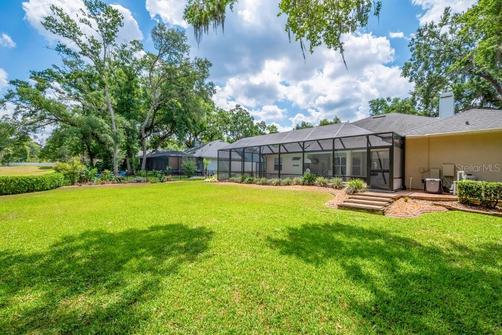 2221 VALRICO FOREST DR, VALRICO, FL, 33594